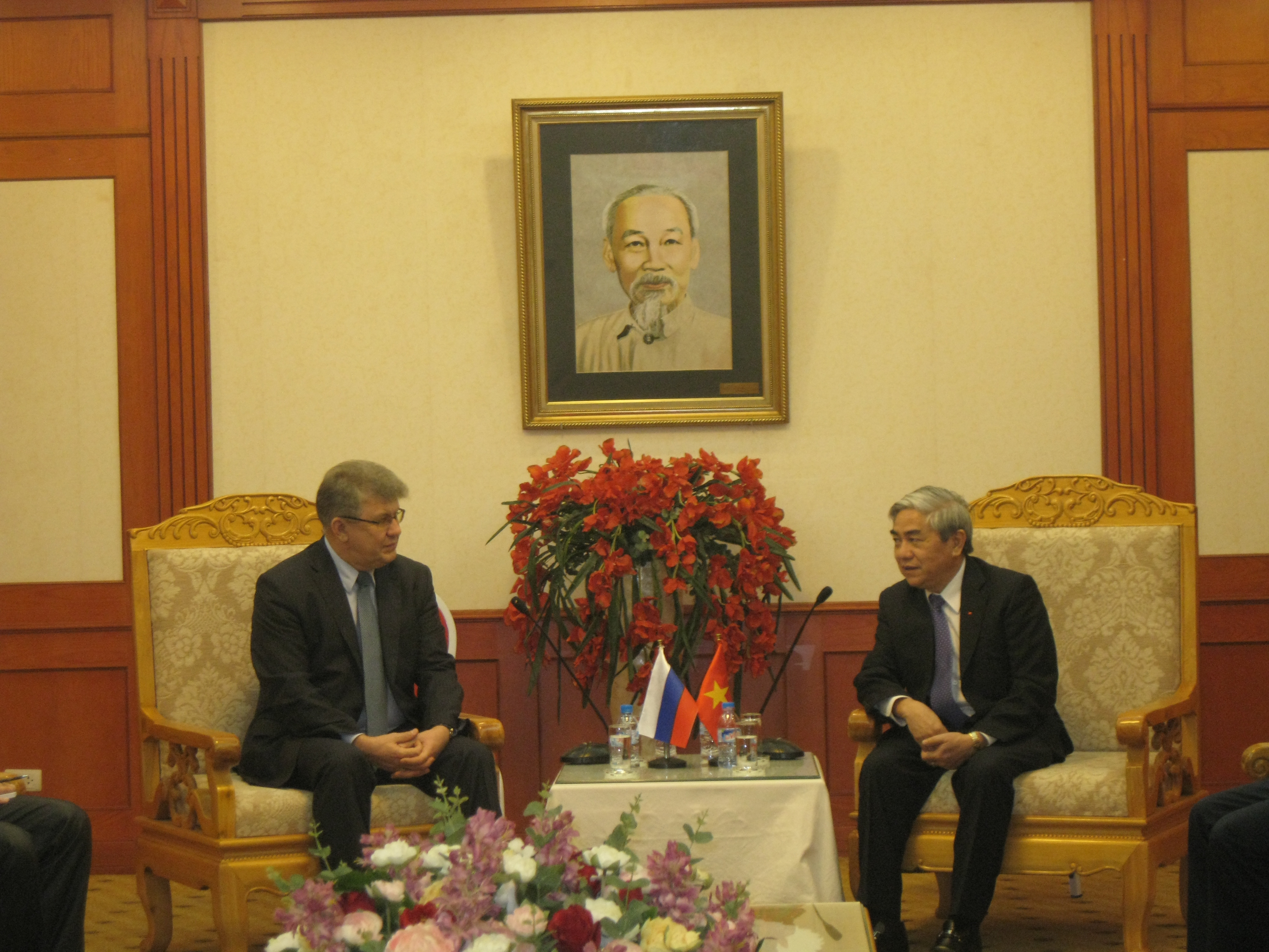 Bộ trưởng tiếp Đại sứ LB Nga